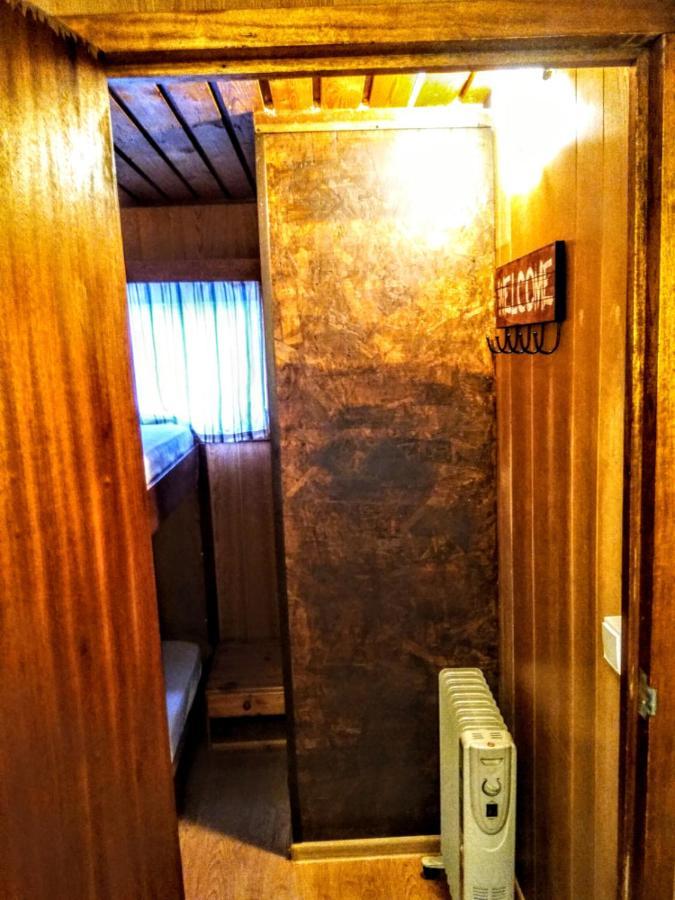 Two Rooms Rustic House - Self Check-In Bukarest Eksteriør billede